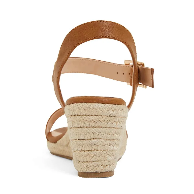 Annie Wedge in Tan Smooth