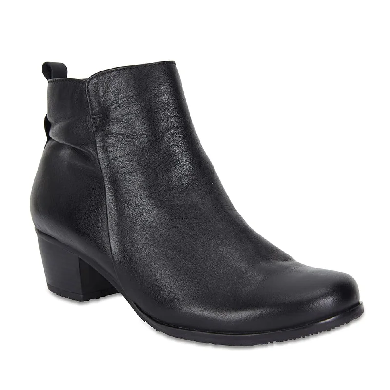 Brady Boot in Black Leather