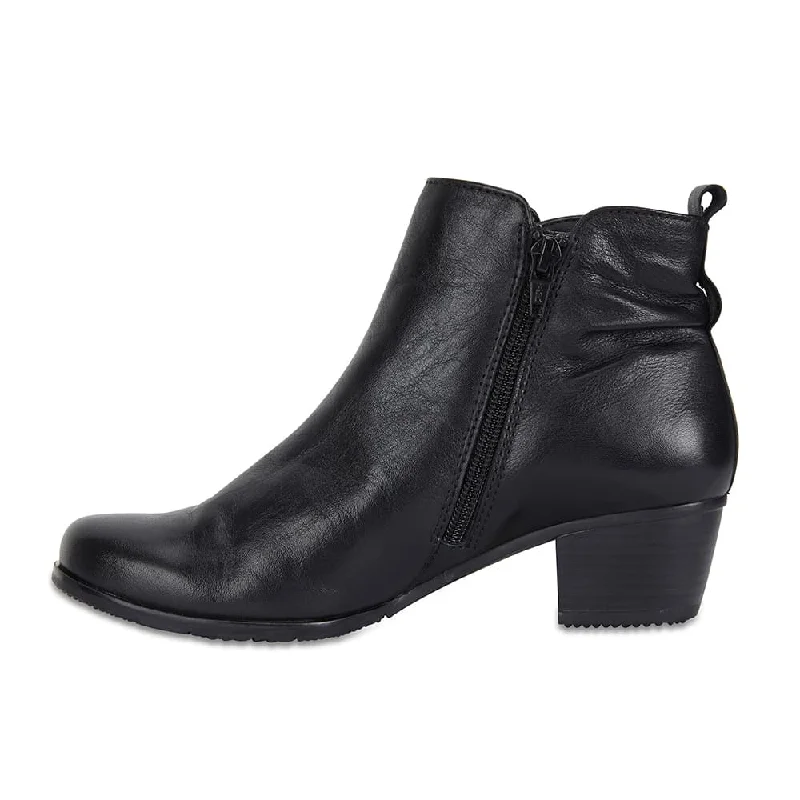 Brady Boot in Black Leather