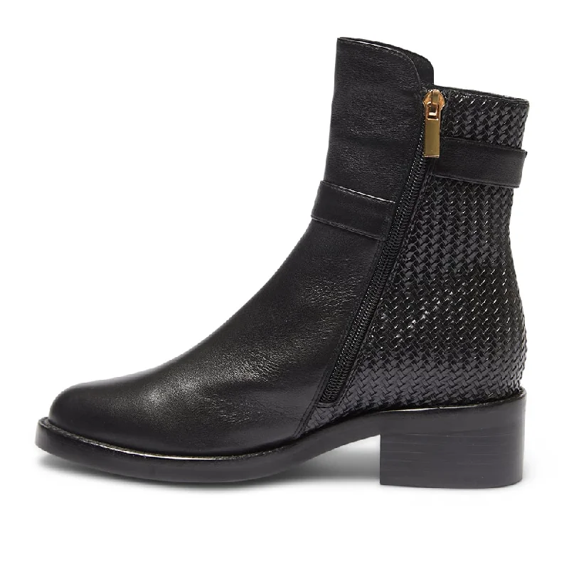 Cape Boot in Black Leather