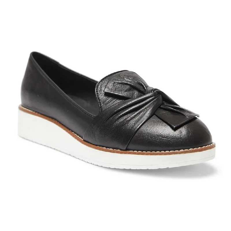 Dandy Flat in Black Leather