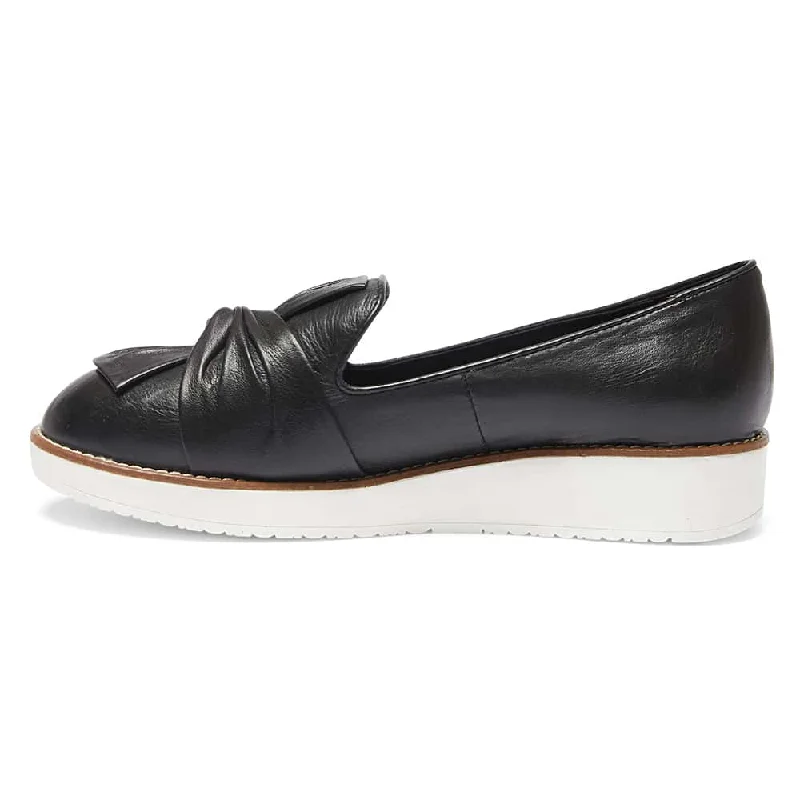 Dandy Flat in Black Leather