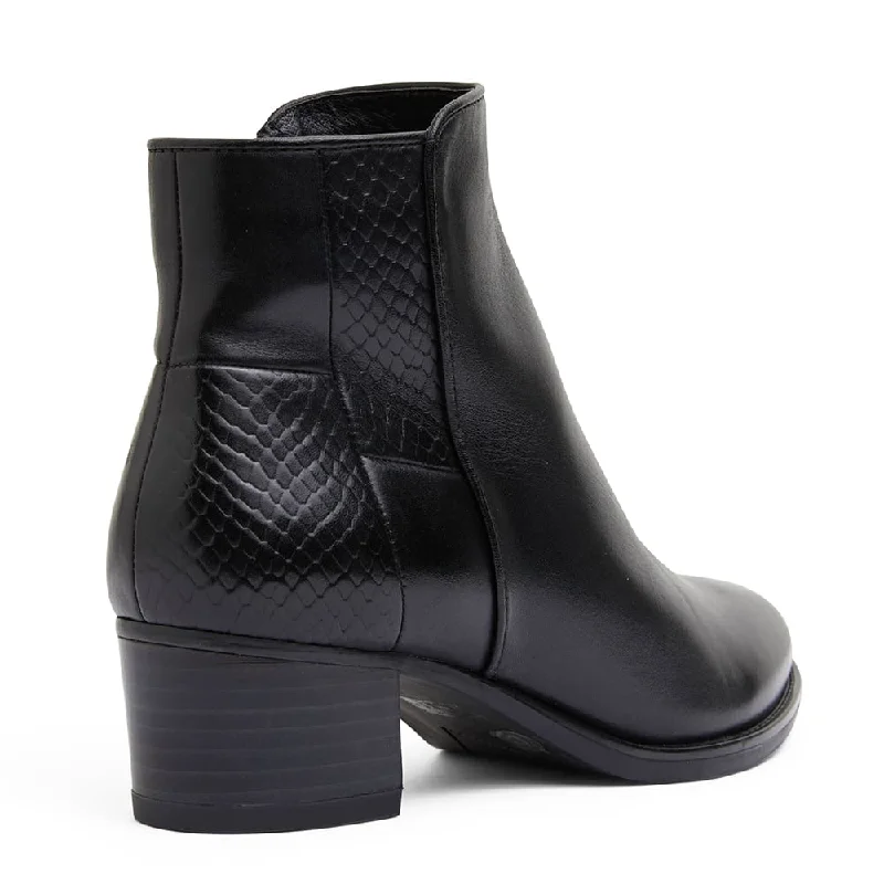 Dapper Boot in Black Leather