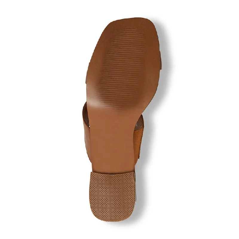 Edge Heel in Tan Smooth