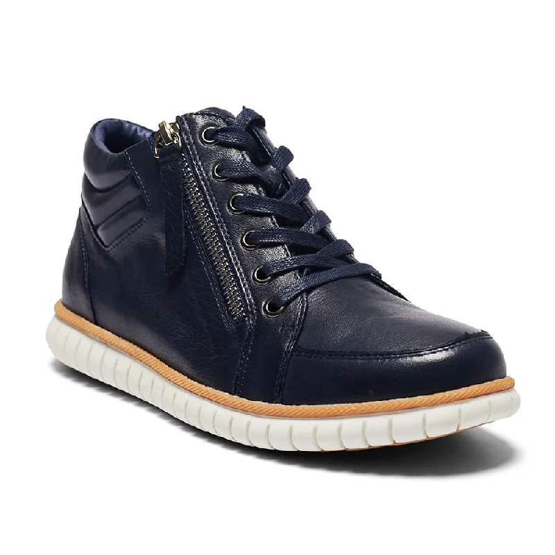 Fable Boot in Navy Leather