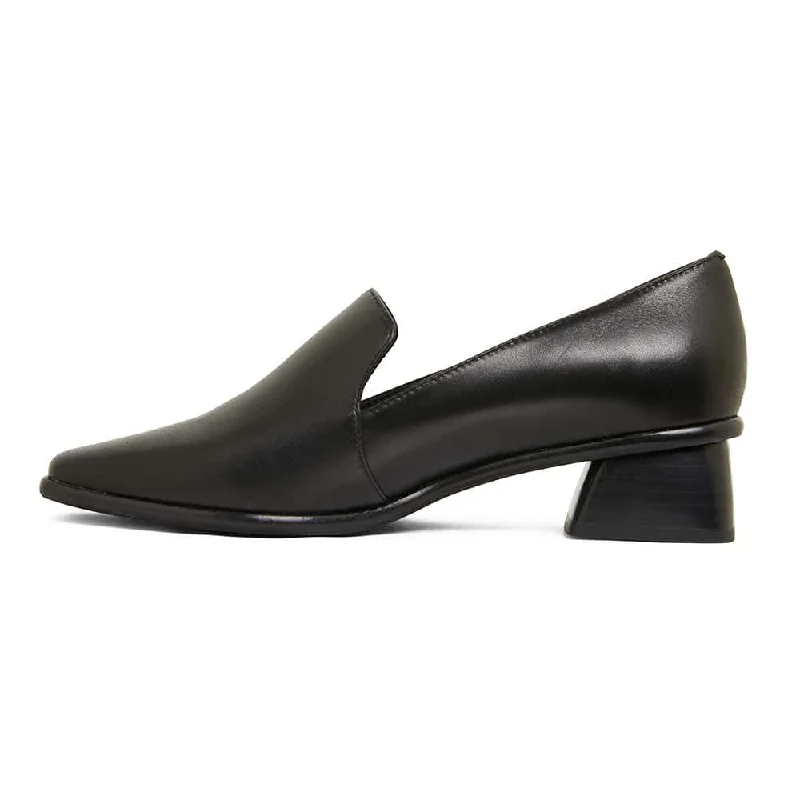 Fargo Loafer in Black Leather