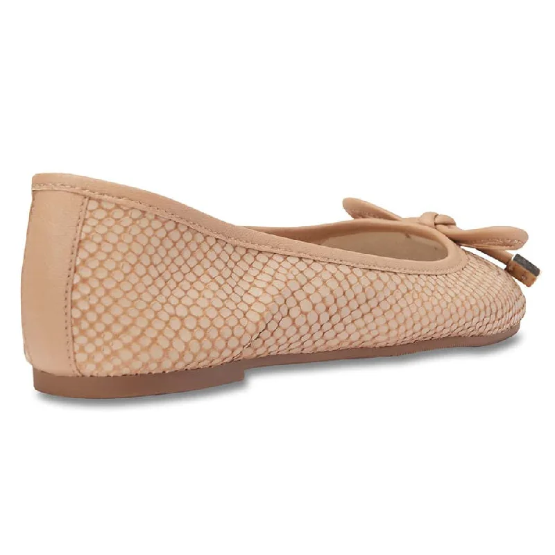 Geisha Flat in Natural Nubuck