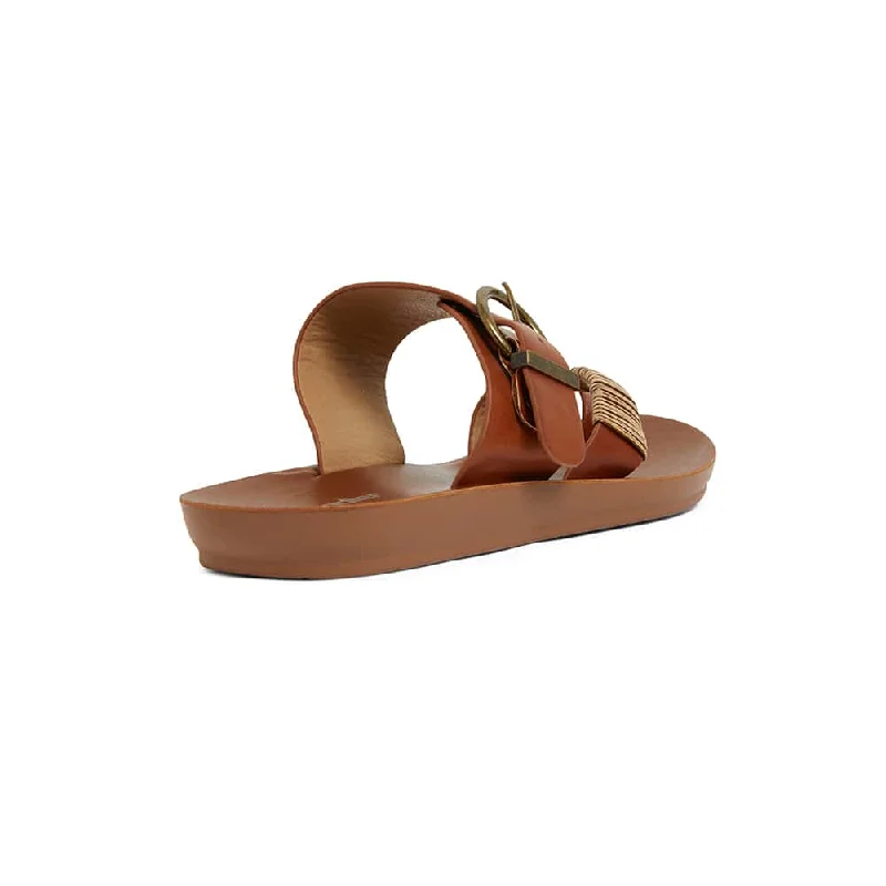 Geneva Slide in Light Tan Smooth