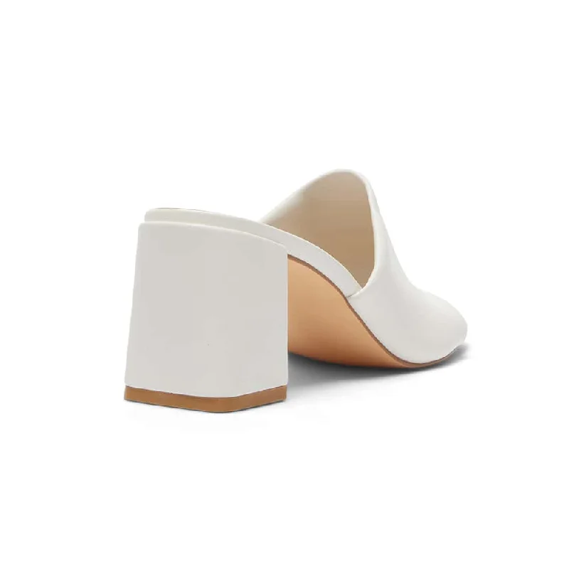 Geri Heel in White Smooth