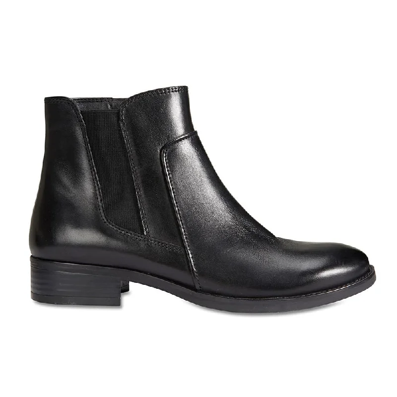 Glasgow Boot in Black Leather