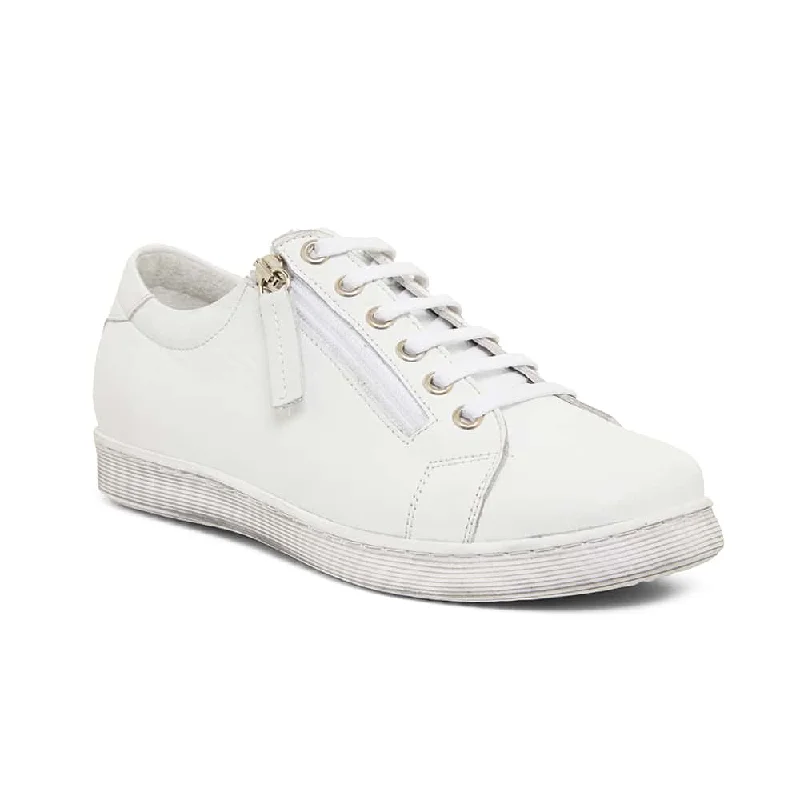 Grand Sneaker in White Leather