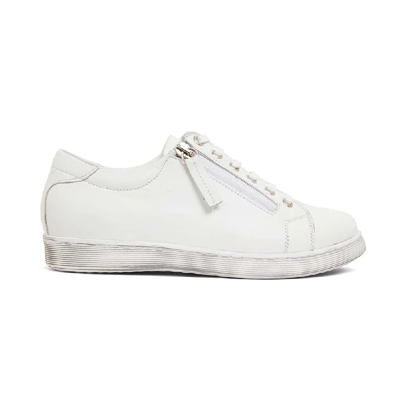 Grand Sneaker in White Leather