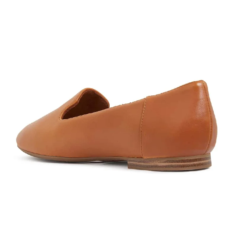 Hugo Flat in Cognac Leather