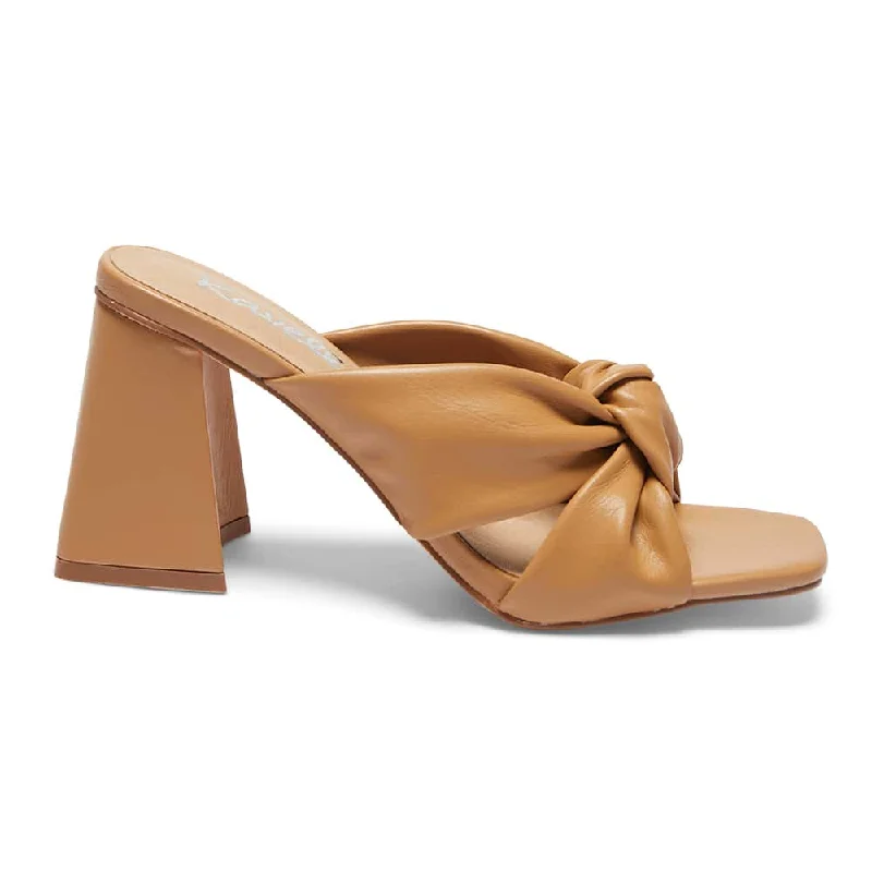 Imitate Heel in Camel Smooth