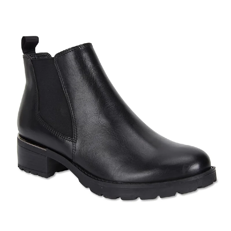 Iowa Boot in Black Leather