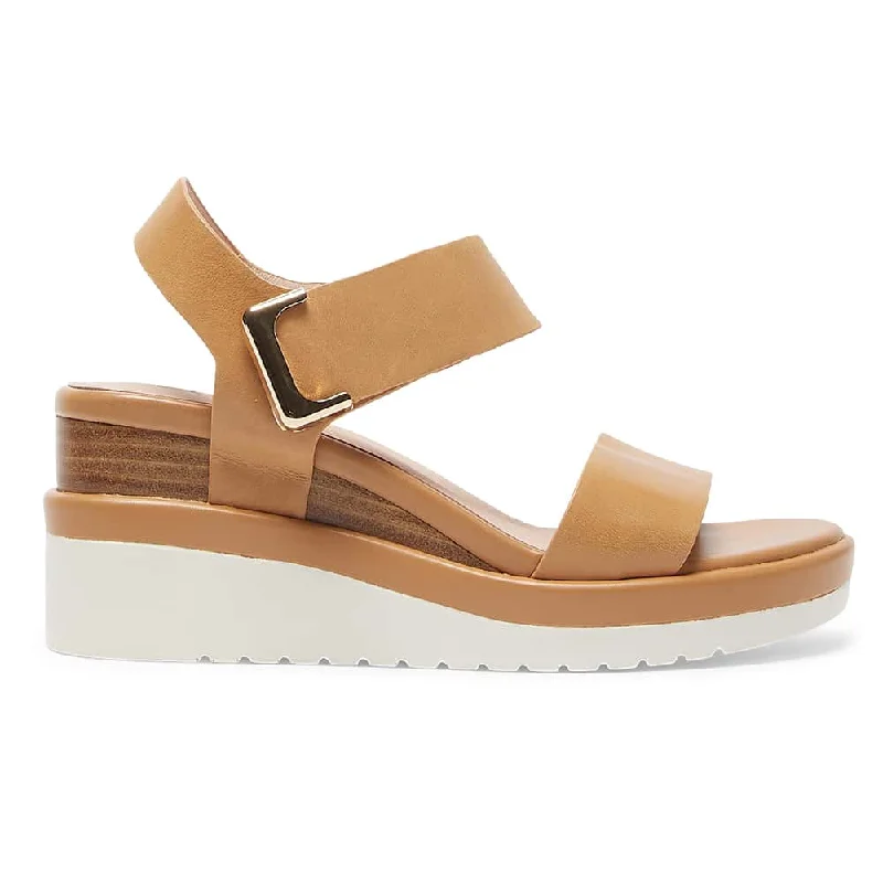 Iris Wedge in Light Tan Leather