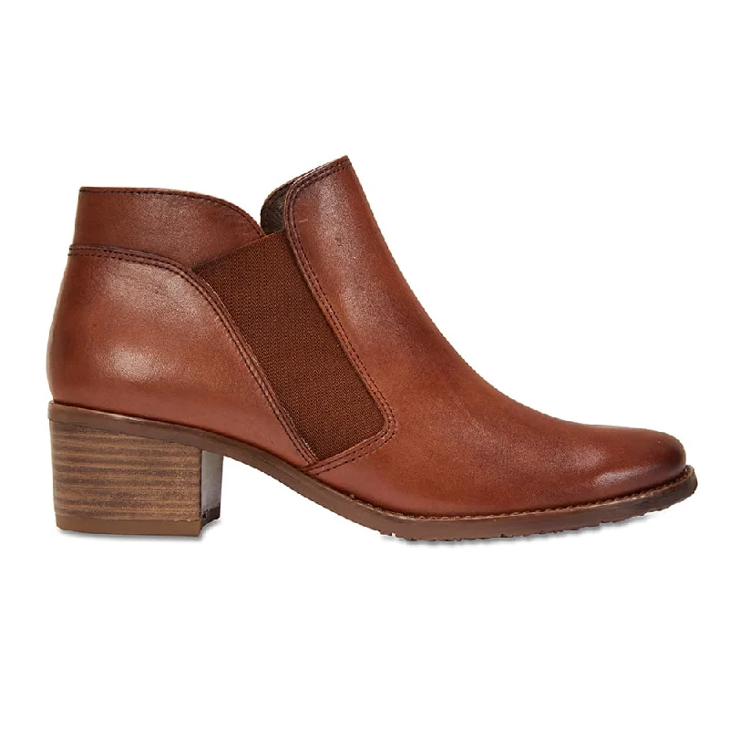 Jake Boot in Mid Brown Leather