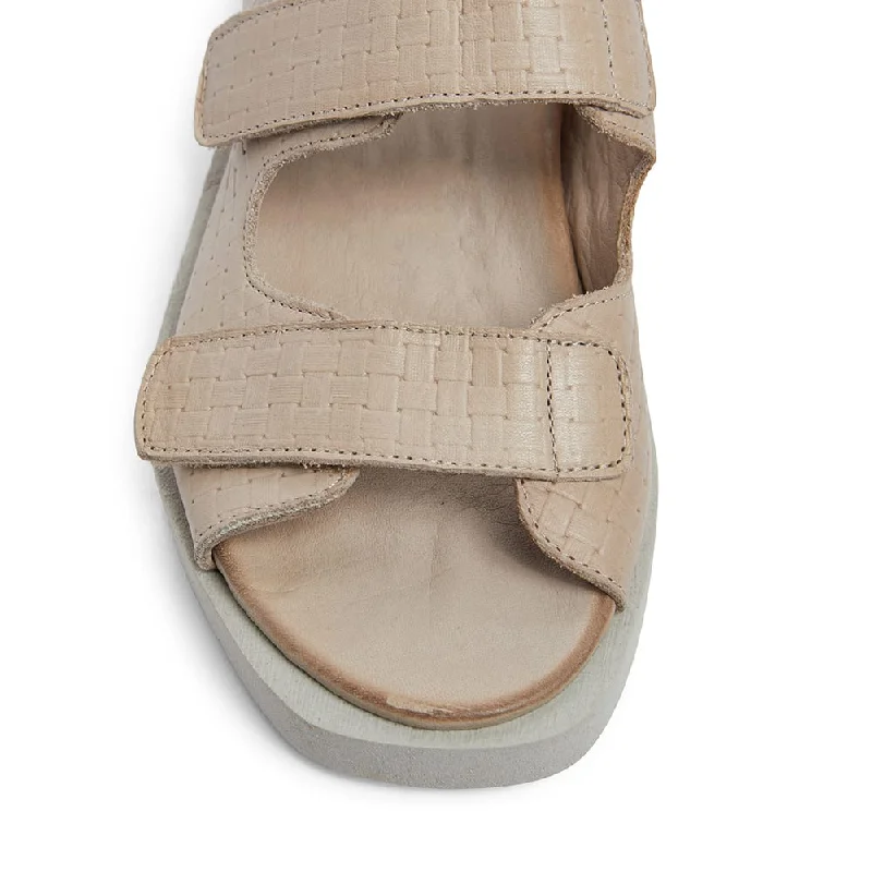 Java Sandal in Nude Leather