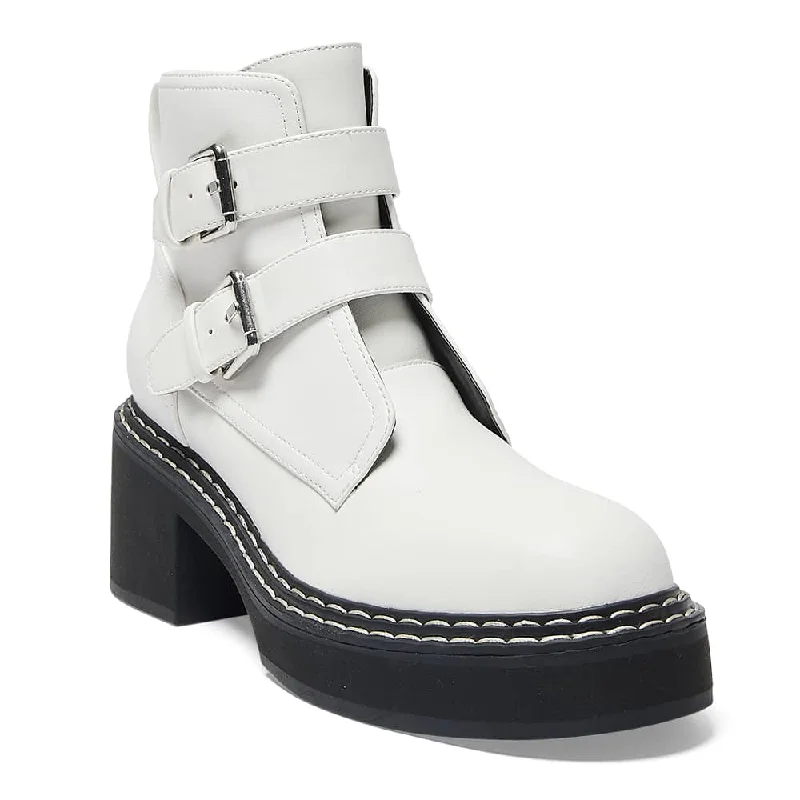 Kurt Boot in White Smooth