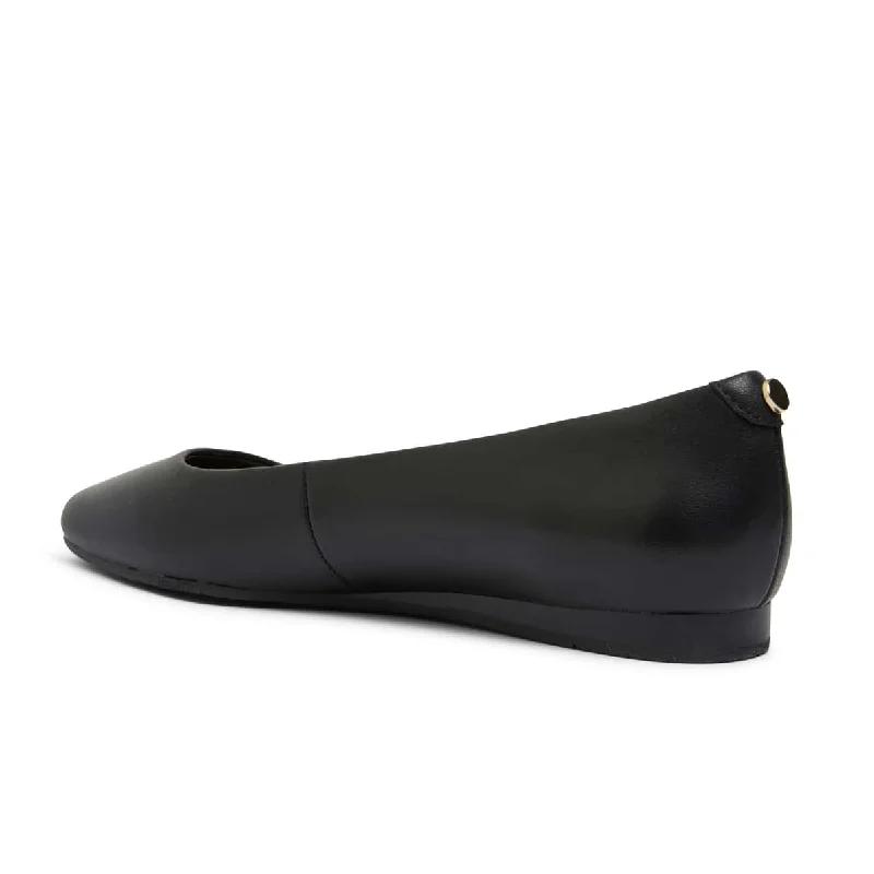 Laura Flat in Black Leather