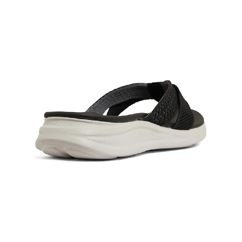 Magda Slide in Black