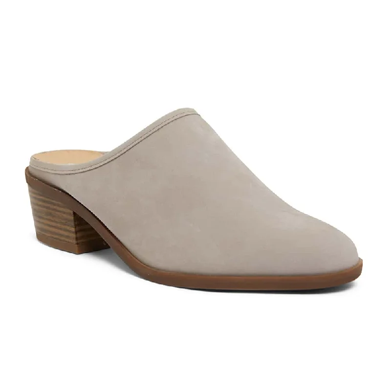 Magnum Heel in Taupe Nubuck