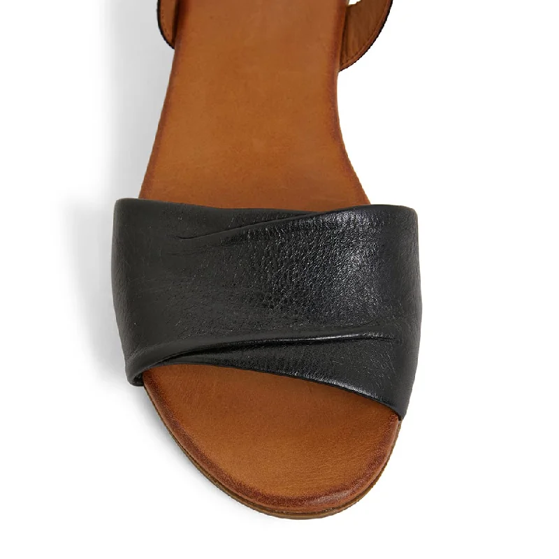 Maisy Heel in Black Leather