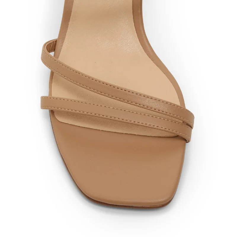 Marilyn Heel in Camel Smooth