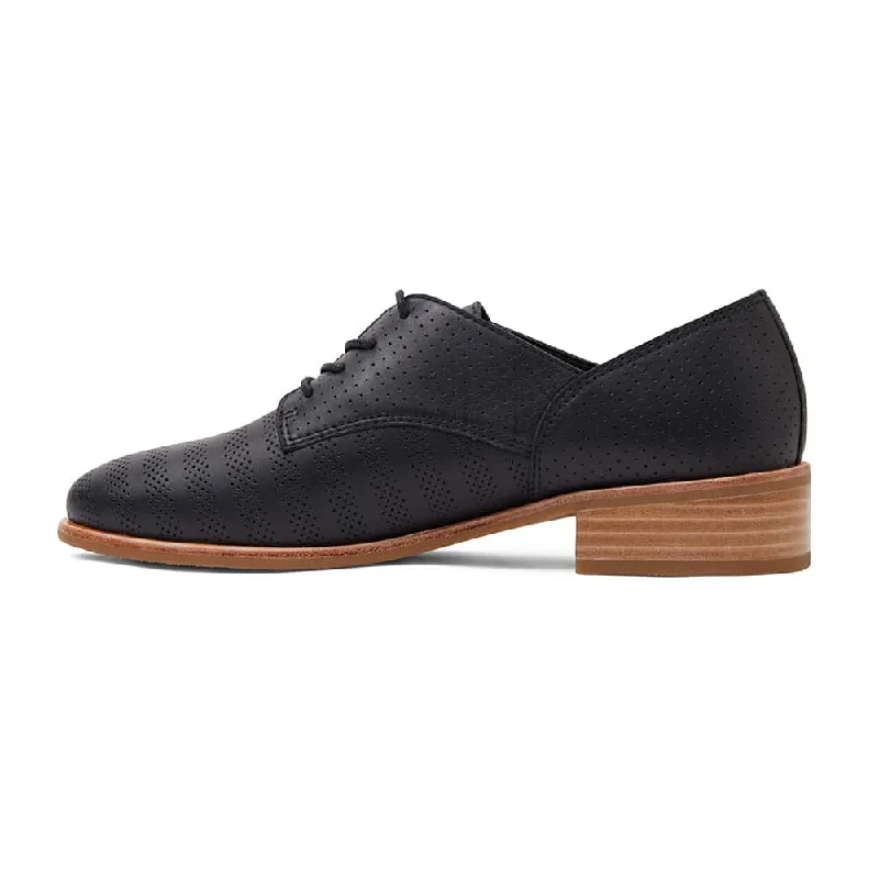 Nandy Brogue in Black Leather