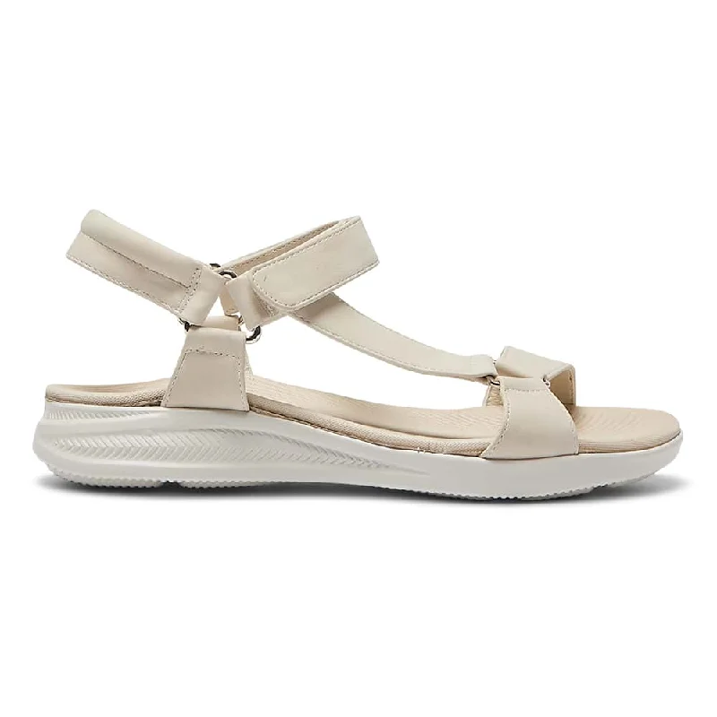 Native Sandal in Beige