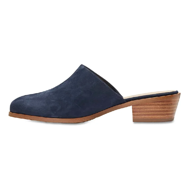 Nevada Heel in Navy Nubuck