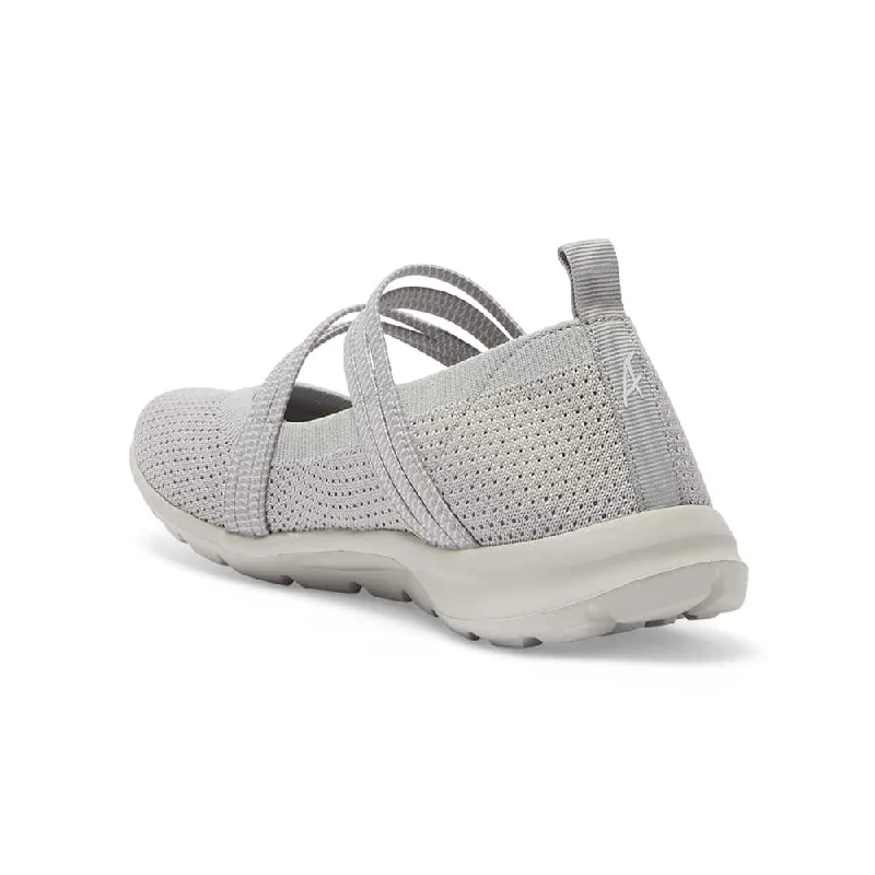 Patsy Flat in Light Grey Stretch