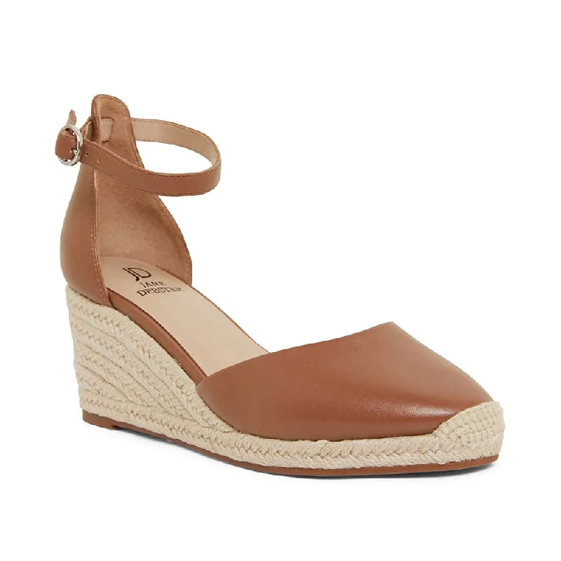 Peru Wedge in Tan Leather