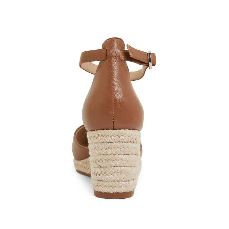 Peru Wedge in Tan Leather