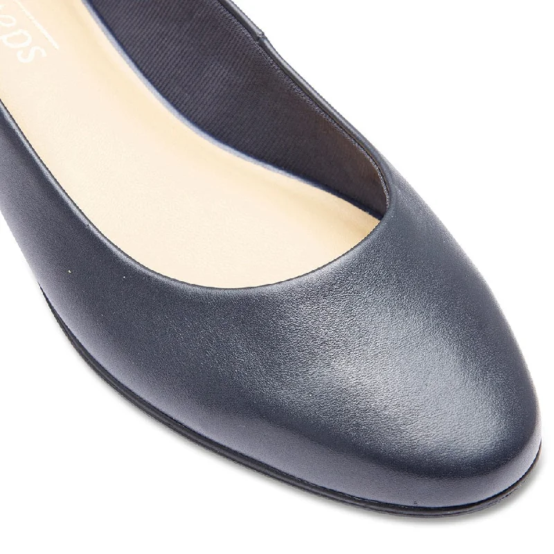 Regal Heel in Navy Leather