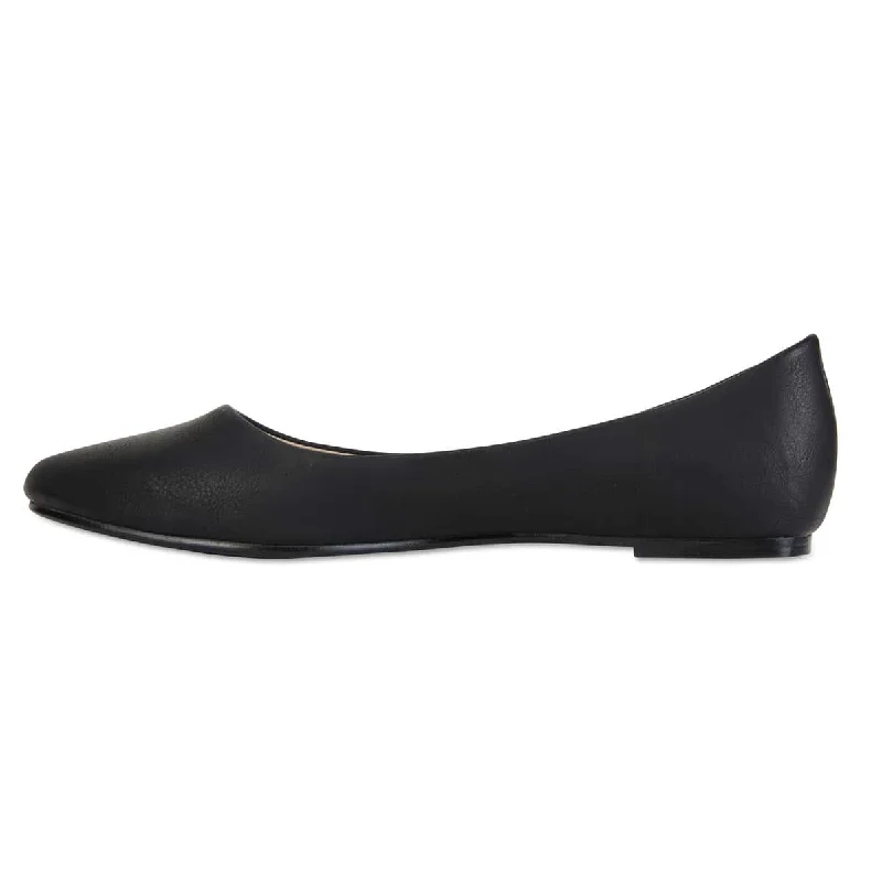 Reuben Flat in Black Smooth