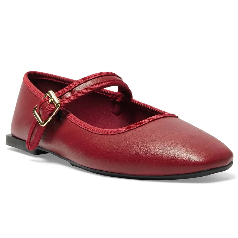 Romy Flat in Red Smooth