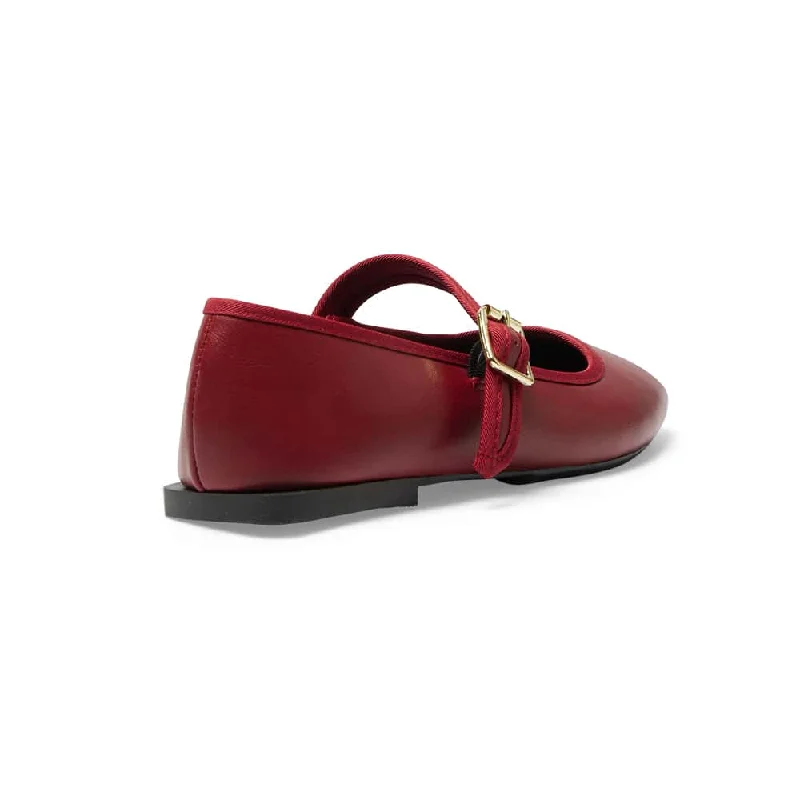 Romy Flat in Red Smooth