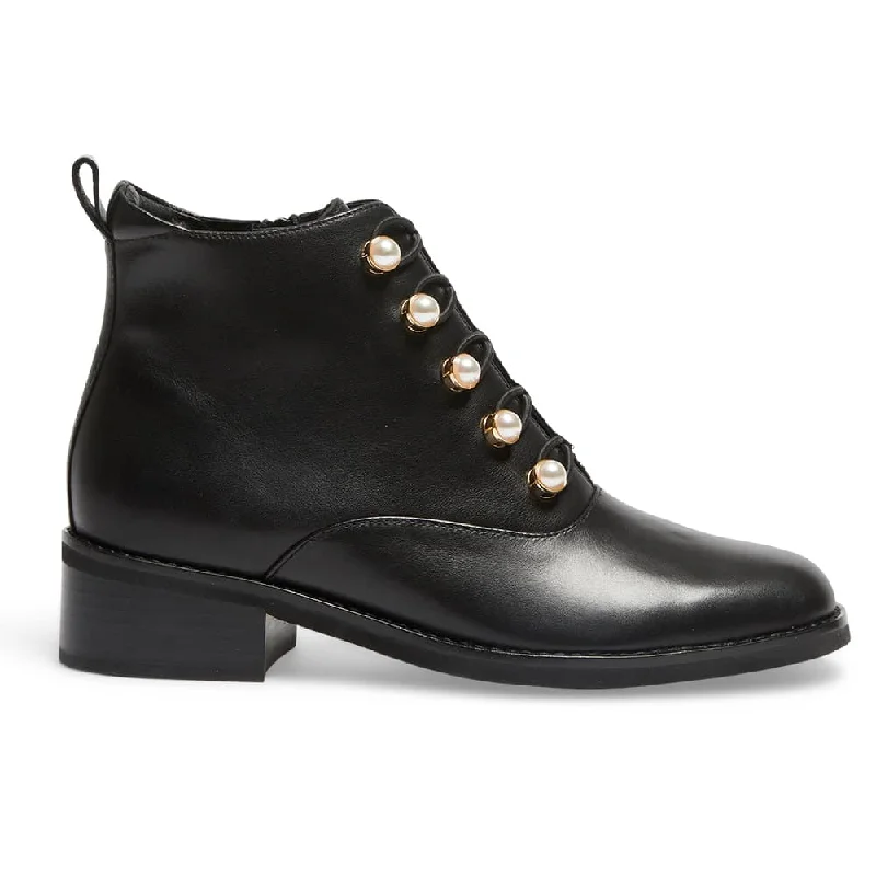 Royale Boot in Black Leather