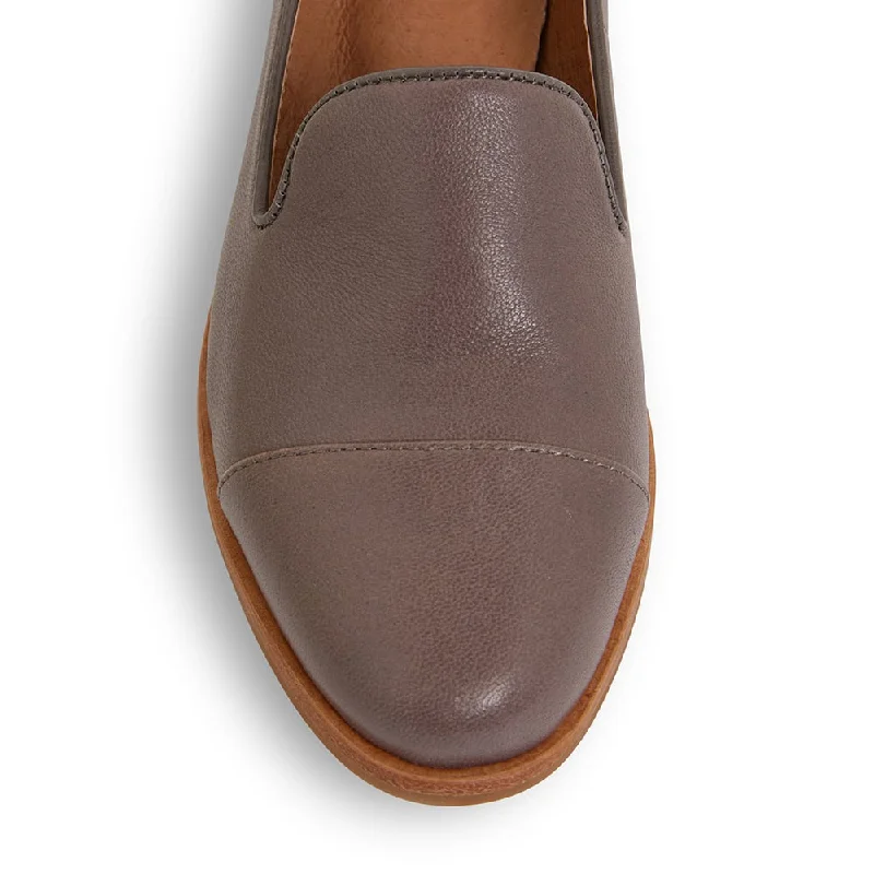 Sable Loafer in Taupe Leather