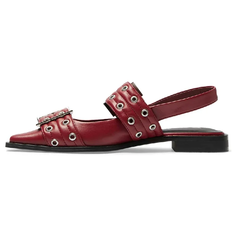 Suzie Flat in Red Smooth