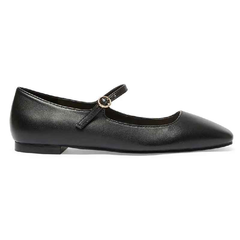 Tottie Flat in Black Leather