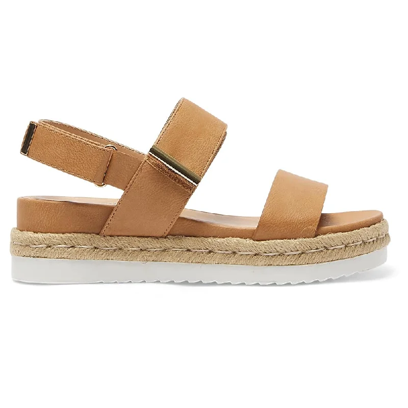 Warner Sandal in Camel Smooth